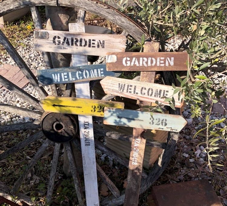アメリカンスタイルなお庭を演出 ジャンクなガーデンピック ガーデン用品におすすめのペイントフリーコート Blog 色と暮らす